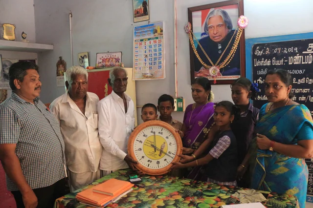 அப்துல்கலாம் பயின்ற பள்ளிக்கு தமிழ் எண் கடிகாரம் பரிசளிக்கும் மாரியப்பன்.