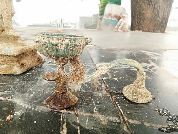 திருகாமநாத ஈஸ்வரன் கோயில் குடமுழுக்குப் பணி - தோண்டத்தோண்ட கிடைத்த சோழர் கால சிலைகள்!