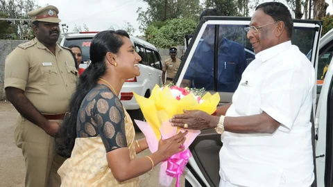 புதுச்சேரி முதல்வர் நாராயணசாமி