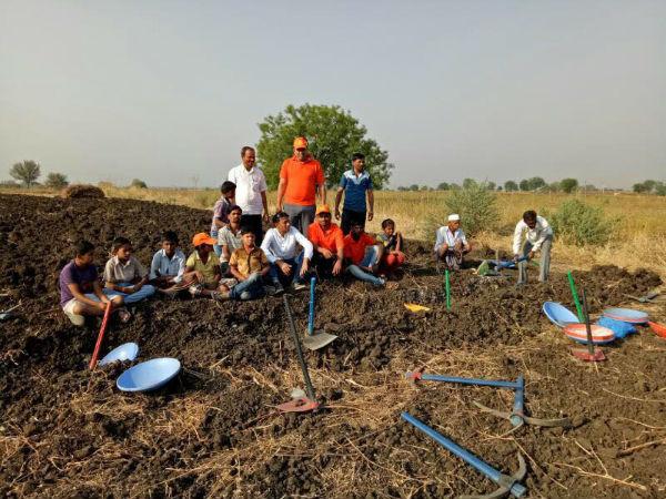 20 கி.மீ தூரம் கால்வாய்; 28 தடுப்பணைகள்... ஹல்காரா கிராமத்தை மாற்றிய தனிஒருவன்!