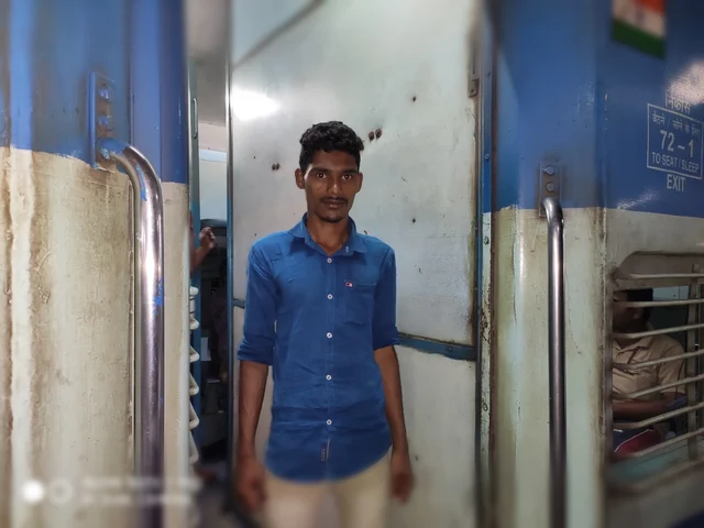 முதல் ரயில் பயணத்தின்போது சந்திரன்