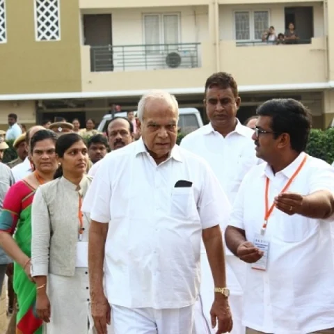 ஆளுநர் பன்வாரிலால்