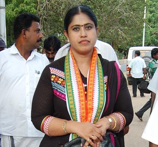 ` மோடியை ஆதரித்துப் பேசினேனா?!' - கராத்தே தியாகராஜன் பேச்சால் தகிக்கும் விஜயதரணி எம்.எல்.ஏ