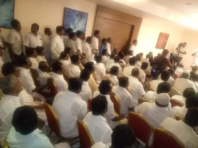 ``சாதிக்காரர், கட்சிக்காரர் ரெண்டுபேருமே ஓட்டுப்போடலை!'' - கொந்தளித்த தங்க.தமிழ்ச்செல்வன்