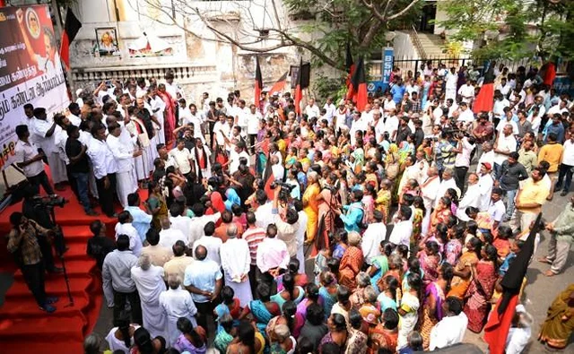 ``24 நேரத்தில் மன்னிப்பு கேட்க வேண்டும்” - கிரண் பேடிக்குக் கெடு விதித்த தி.மு.க