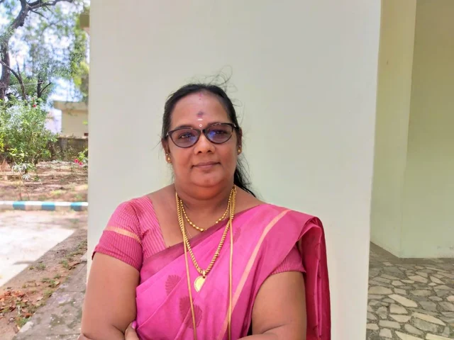 `அ.தி.மு.க மாவட்டச் செயலாளருக்கு எதிராகக் கலகக்குரல்!' - சமாதானம் செய்யும் தளவாய் சுந்தரம்!