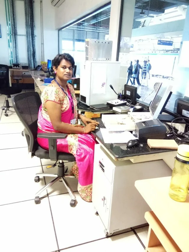 திருநங்கை அக்னிஷா