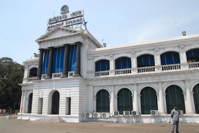 `தமிழக அரசின் நிலம் கையகப்படுத்தும் சட்டம் ரத்து!’ - சென்னை உயர் நீதிமன்றம் அதிரடி