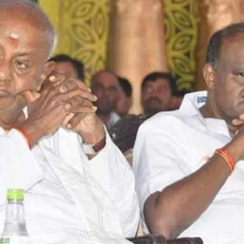 கண்ணி வைத்துக் காத்திருக்கும் எடியூரப்பா... கர்நாடகாவிலும் அவுட்டாகிறது காங்கிரஸ்!