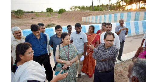 அதிகாரிகளின் தடுப்பணை ஆய்வு