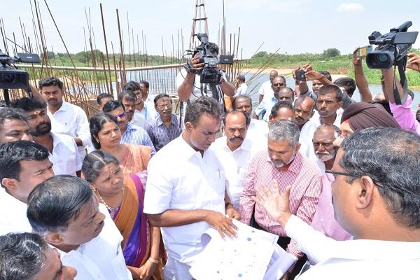 ’பருவமழை குறைந்ததே தண்ணீர் தட்டுப்பாட்டுக்குக் காரணம்’ -அமைச்சர் வேலுமணி தகவல்!