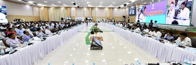 ரூ. 8 கோடி செலவில் சந்திரபாபு நாயுடு கட்டிய கட்டடம்! - ஒரேநாளில் இடிக்க உத்தரவிட்ட ஜெகன்மோகன்