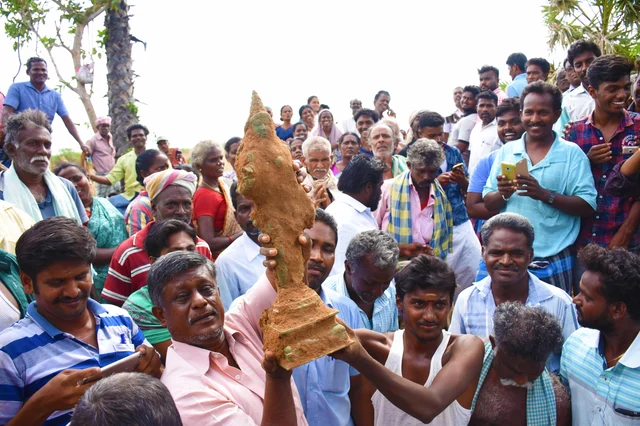 `புதுக்கோட்டையில் தோண்டத் தோண்ட கிடைத்த ஐம்பொன் சிலைகள்: 1,000 ஆண்டுகள் பழைமையானதா?’