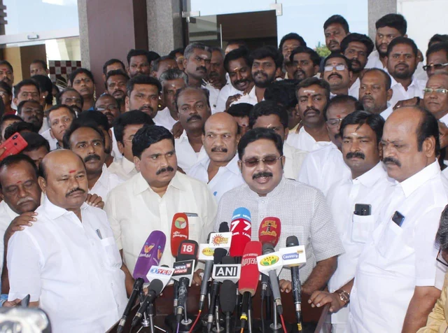``இங்கு நடப்பது எல்லாம் சசிகலாவுக்குத் தெரியும்!” - மதுரையில் டி.டி.வி.தினகரன்