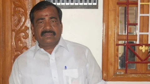 அரசுக் கொறடா ராஜேந்திரன்