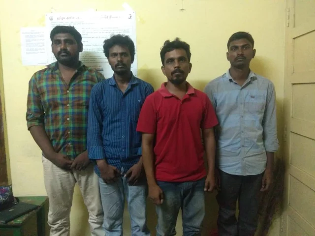 `செலவுக்கு ரூ.55,78,500 எடுத்துக்கிட்டோம்!'- வங்கி மேலாளரைப் பதறவைத்த தனியார் ஊழியர்களின் வாக்குமூலம்
