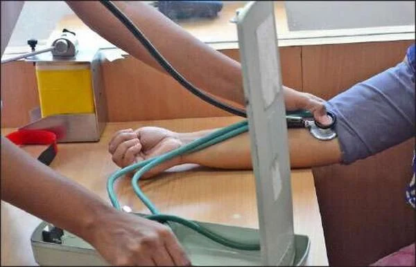 தொப்பை முதல் முதுகுவலி வரை... நாற்பது வயதைக் கடந்தவர்கள் சந்திக்கும் பிரச்னைகள், தீர்வுகள் #LifeStartsAt40 #நலம்நாற்பது