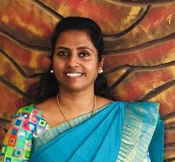 `தமிழில் தேசிய கீதம்!' - அரசுப் பள்ளி ஆசிரியையின் புதிய முயற்சி