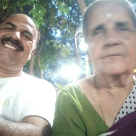 அரசுப் பேருந்தில் பையைப் பறிகொடுத்த மூதாட்டி! - திருடனிடமிருந்து மீட்ட தனியார் பேருந்து நடத்துநர்