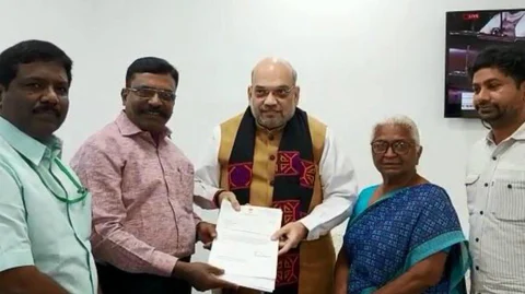 அமித்ஷாவிடம் மனு அளித்த அற்புதம்மாள், திருமாவளவன்