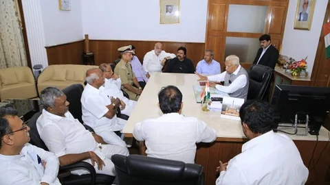 கர்நாடக எம்.எல்.ஏக்கள்