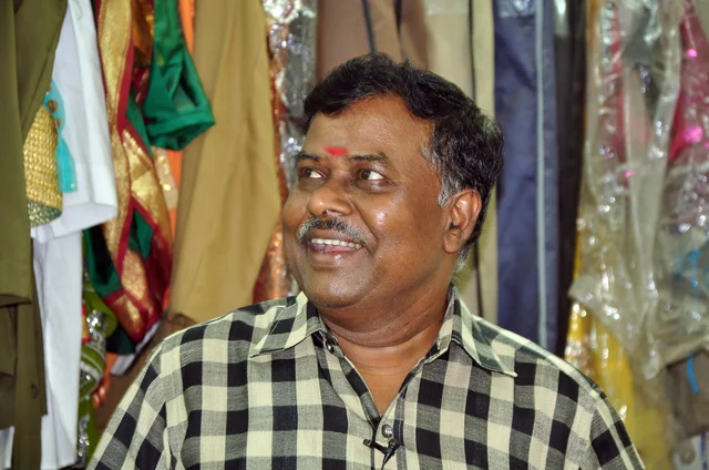 காஸ்ட்யூமர் முருகன்