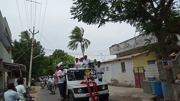நன்றி அறிவிக்கும் ஜோதிமணி