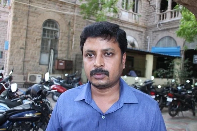 `அழகிய கண்மாய் விற்பனைக்கு..!' - அதிரடி போஸ்டரால் பரபரக்கும் மதுரை