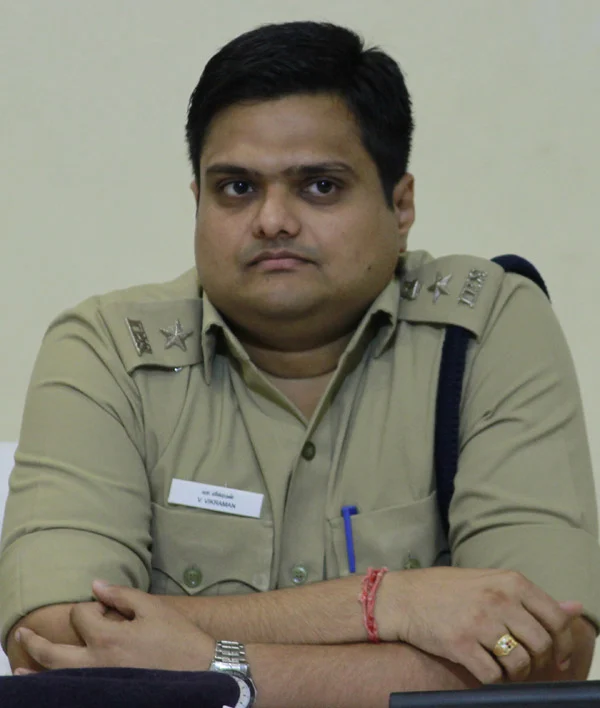 விக்ரமன் (மாற்றப்பட்ட கரூர் எஸ்.பி)