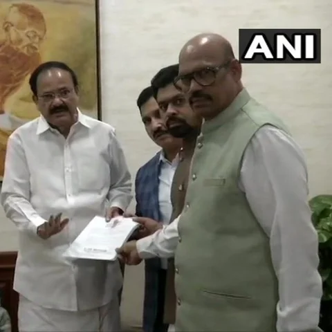 பி.ஜே.பி-யின் அடுத்த குறி தெலுங்கு தேசம் - நான்கு எம்.பி-க்கள் ரெடி!