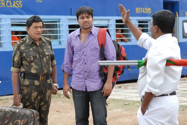 வெண்ணிற ஆடை மூர்த்தி