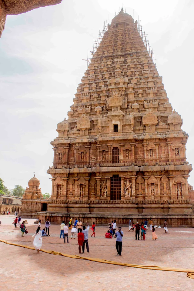 பெரிய கோயில் கோபுரம்