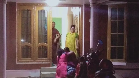 கதறும் உறவினர்கள்