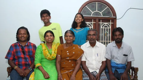 கல்யாண் குடும்பத்தினர்
