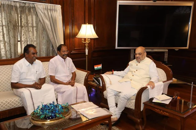அமித் ஷாவை சந்தித்த அமைச்சர்கள் வேலுமணி, தங்கமணி