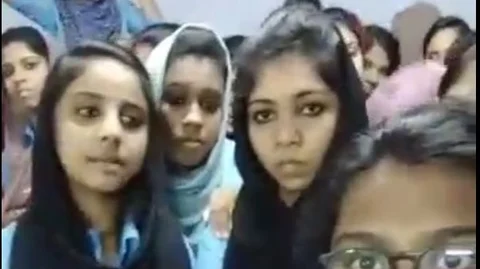 நூருல் இஸ்லாம் கல்லூரி மாணவிகள்