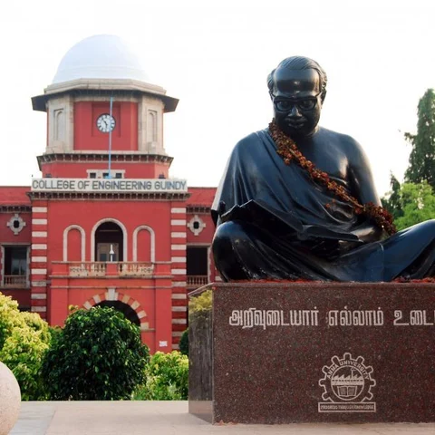 கதிகலக்கும் கடைசி நேர அறிவிப்புகள்! - மாணவர்களைக் குழப்புகிறதா அண்ணா பல்கலைக்கழகம்?