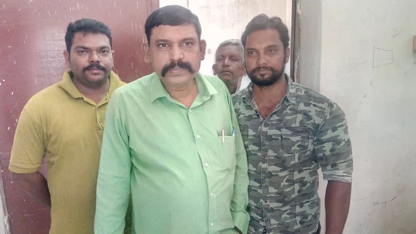 வனத்துறை மருத்துவர் சுகுமாரன் குழுவினர்