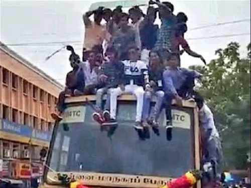 பஸ் டே கொண்டாட்டம்