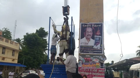 அம்பேத்கர் சிலை அமைக்கும் பணி