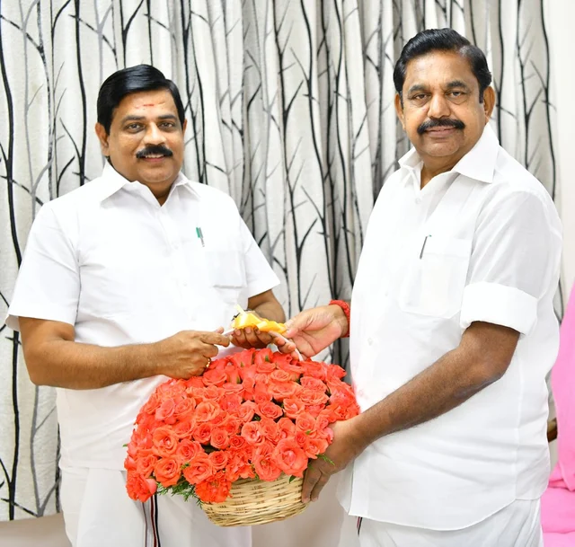 எடப்பாடியுடன் உடுமலை ராதாகிருஷ்ணன்