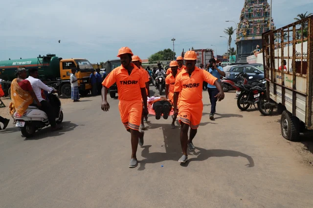 மேலாண்மை மீட்புக் குழுவினர் பங்கேற்ற ஒத்திகை நிகழ்ச்சி