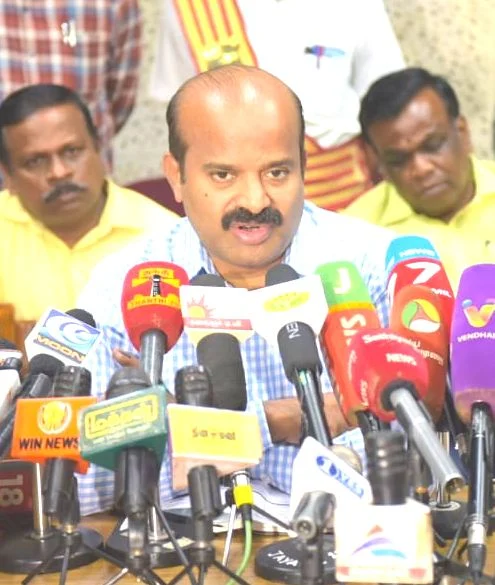 கலெக்டர் சண்முக சுந்தரம்