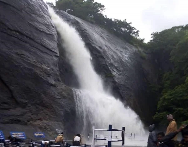 பழைய குற்றாலம் அருவி