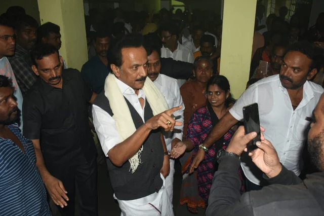 வெள்ளம் பாதித்த மக்களிடம் பேசிய ஸ்டாலின்