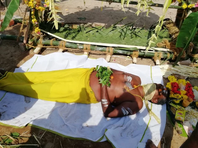 பாடைக் காவடி