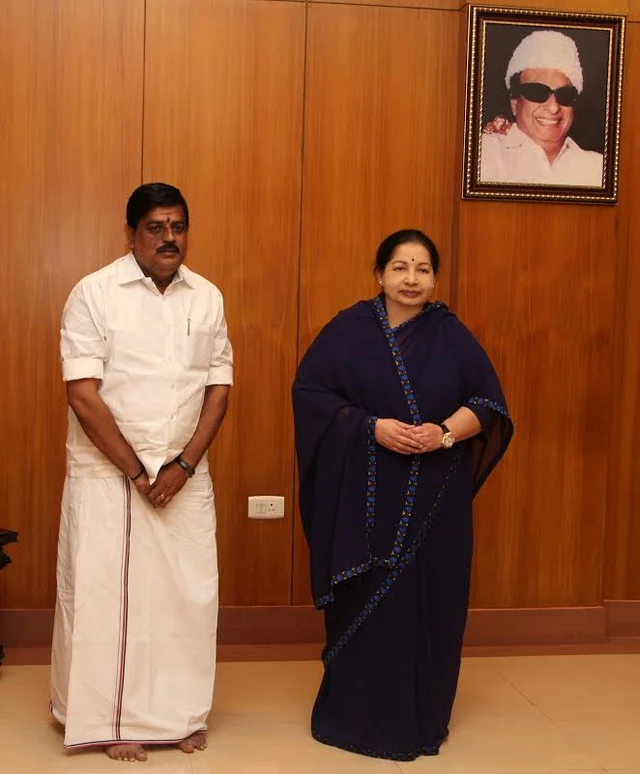 ஜெயலலிதாவுடன் உடுமலை ராதாகிருஷ்ணன்
