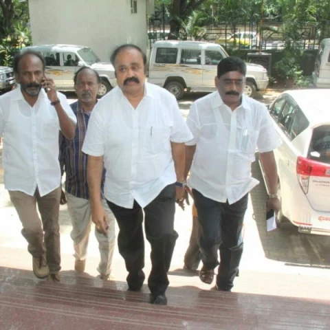 புகழேந்தி