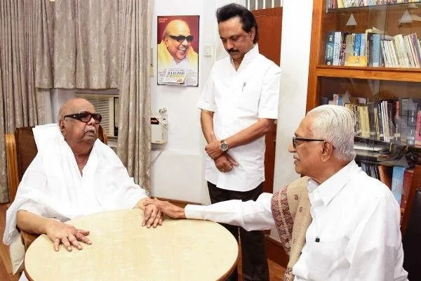 பேராசிரியர் அன்பழகனுடன் கருணாநிதி