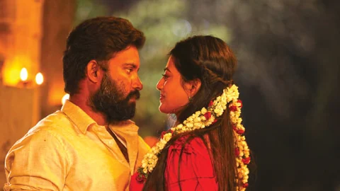 Dinesh, Anandhi